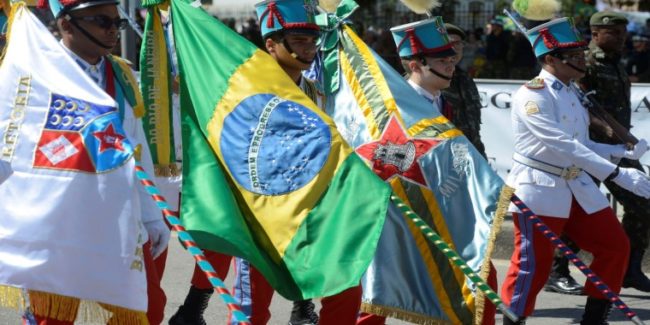 Desfile cívico-militar de 7 de Setembro no centro do Rio de Janeiro.